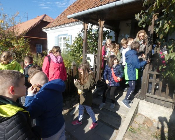 Wycieczka szkolna z Bielska Podlaskiego na Placu Czarnieckiego
