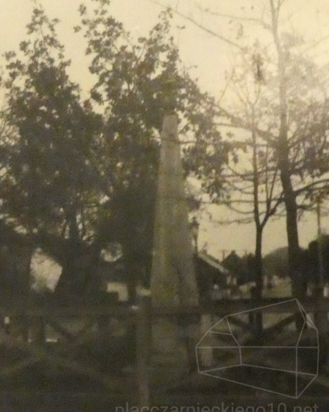 Nieznane zdjęcie pomnika Orła Białego w Tykocinie
