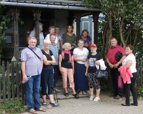 Seniorzy z Dubeninek na wycieczce w  Tykocinie