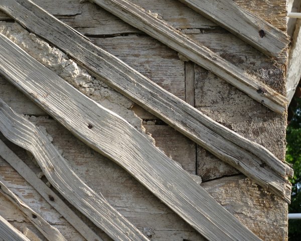 Detale architektoniczne drewnianych ścian